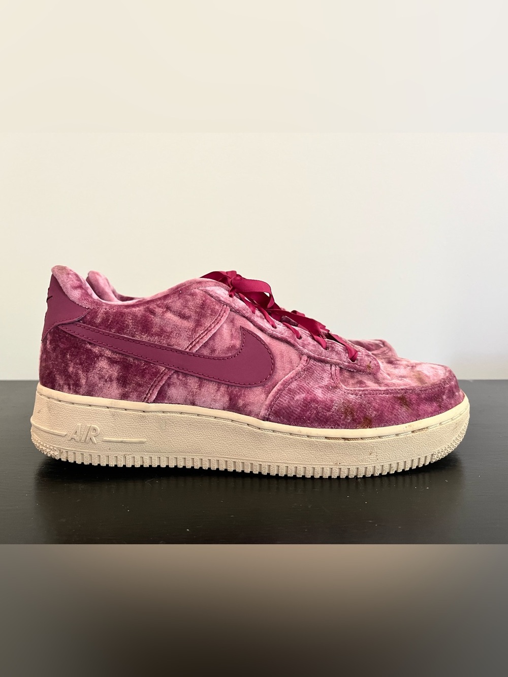 Nike Air Force 1 ‘07 LV8 Crushed Velvet Pink Sneakers Size 7Y (Fits Women’s 8)